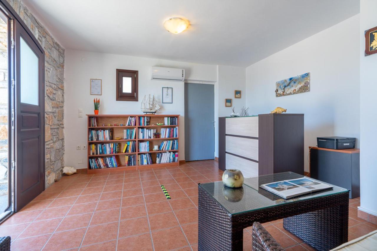 Reggina'S Apartments Finikas  Zewnętrze zdjęcie